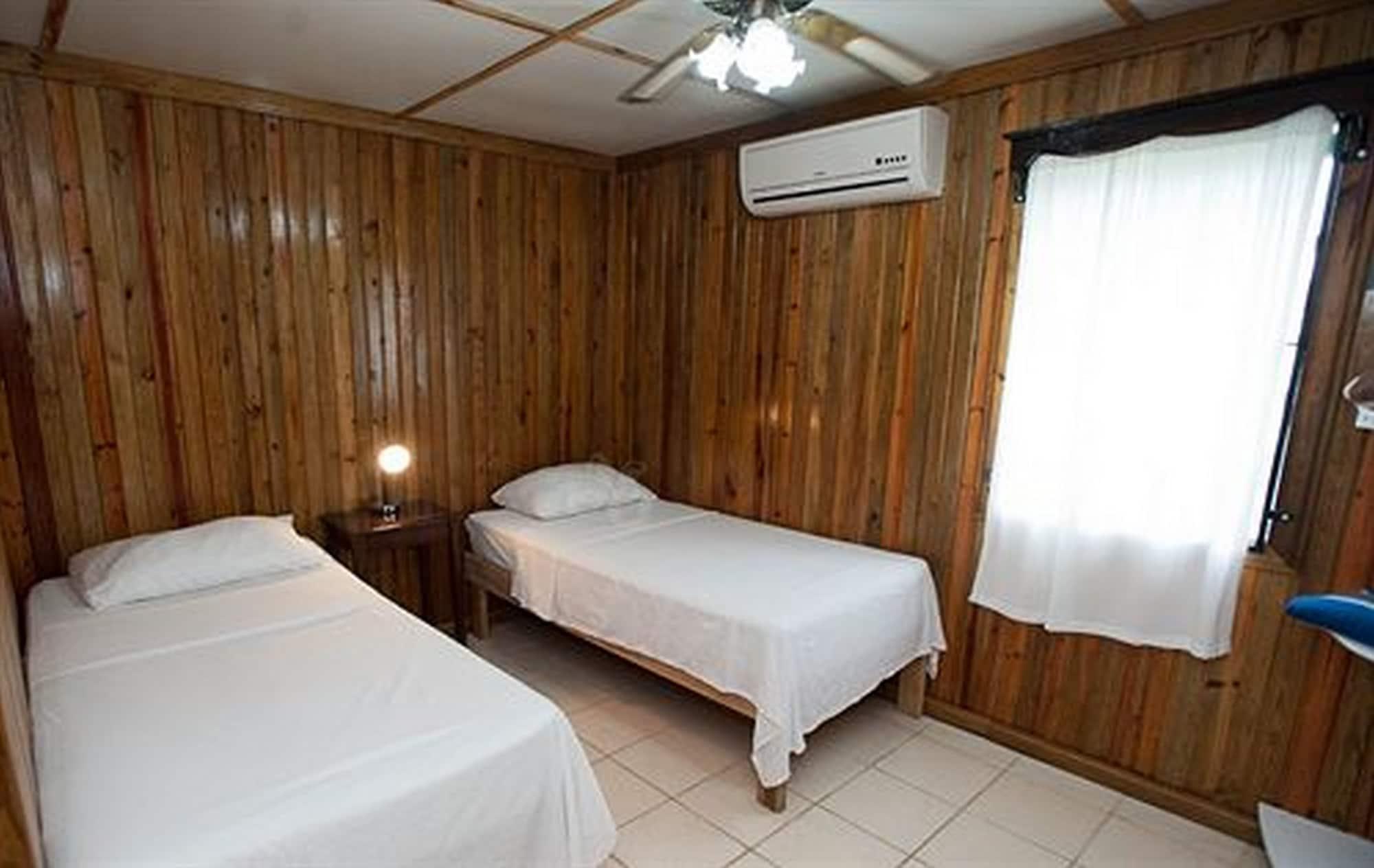 Pedro'S Hotel & Inn San Pedro  Ngoại thất bức ảnh