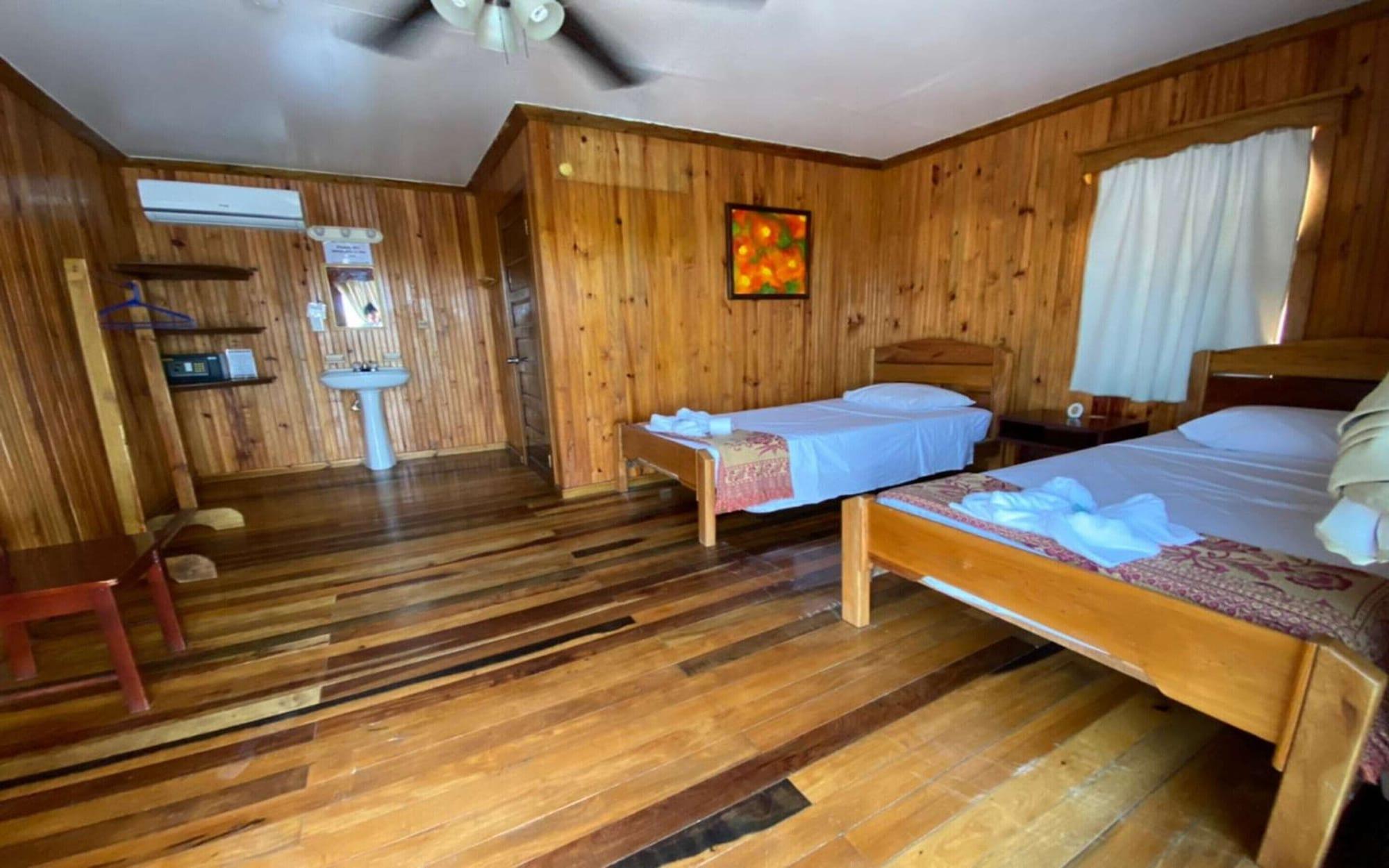Pedro'S Hotel & Inn San Pedro  Ngoại thất bức ảnh